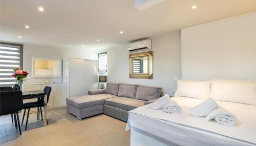 Panorama View Apt with Jacuzzi by 8essentially - Foto 5, towels