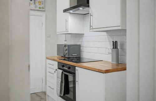 Countess House, Northampton - Stylish Modern 2-Bedroom House with Garden - Free Parking - Foto 11