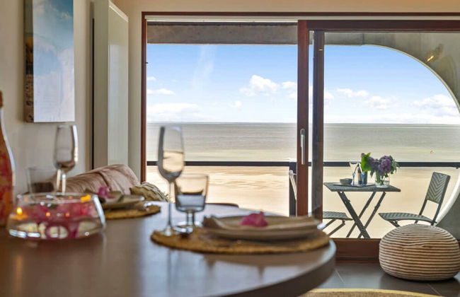Beautiful Studio With Stunning Seaview and Terrace - Foto 24