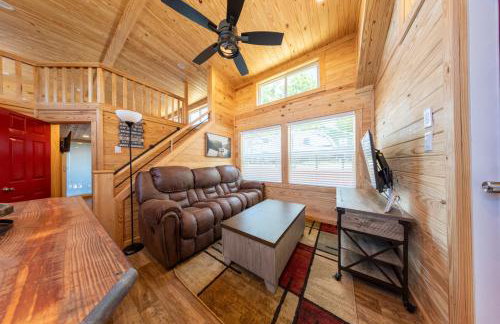 Lakefront Cottage with Hot Tub & Sunset Views - Foto 40