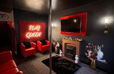 Play Queen - A Playful Unique Hot Tub Retreat - Foto 26