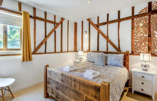 Liston Hall Barn - Photo 14