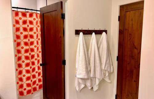 Brand NEW Cabin in the pines - Foto 37