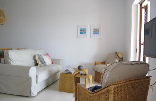 Seafront Calista Beach House With Garden - Foto 7