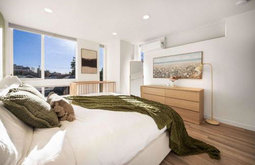 2022 Modern 3BR Tesla Charger City Views - Foto 27