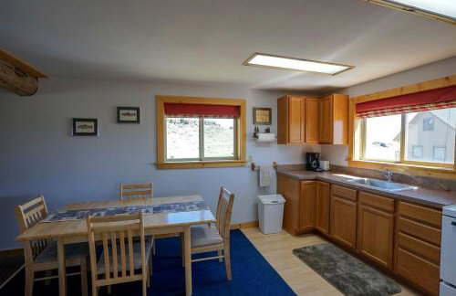 Adorable Montana Mountain Cabin with Scenic Views, Near Virginia City & Nevada City, MT - Foto 4