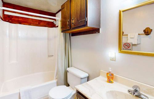 2 Bed 2 Bath Vacation home in Whittier II - Photo 11
