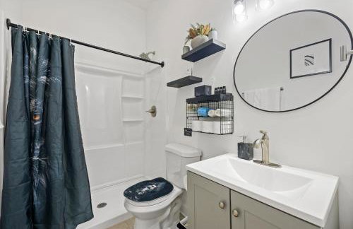 Charming Escape with Hot Tub & Fire Pit Winter Haven! - Foto 18