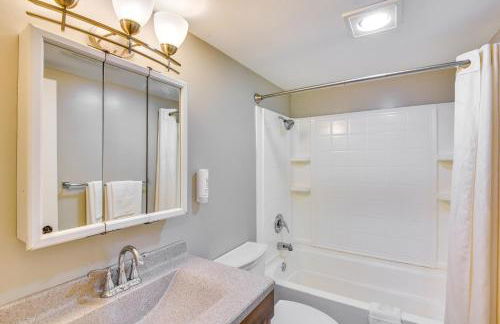 2 Mi to Warren Dunes Sawyer Apartment with Deck! - Foto 17