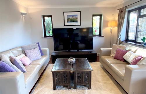 Riverside 4 Bedroom House Wraysbury Staines - Foto 6