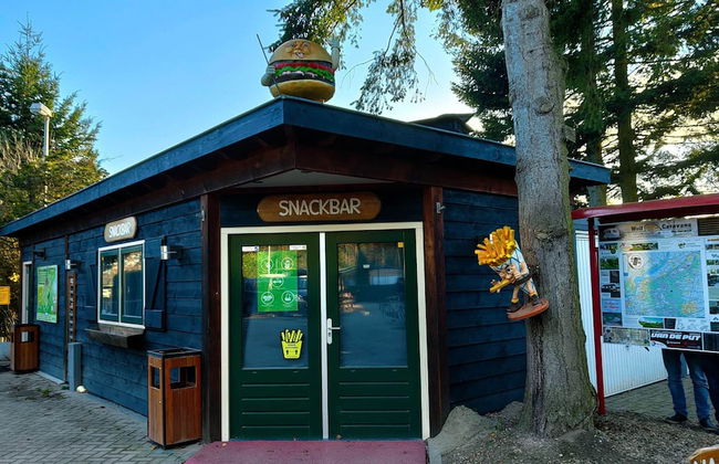 Terrace Apartment With Lush Garden - Photo 32