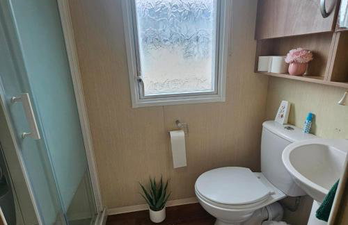 Rhyl Caravan with Veranda Egg Chairs & Garden - Foto 10