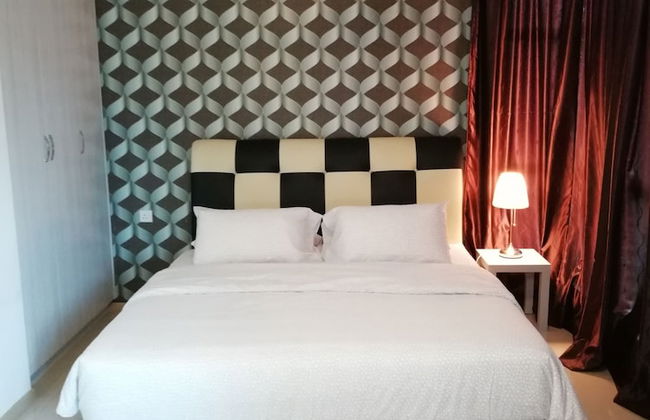 Lawang Suite 1 Bedroom Corner Apartment - Photo 6