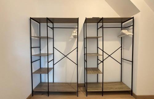 Les Voiles, maison bien équipée 10 p 2 sdb, 2 WC, spacieuse lumineuse avec jardin clos, garage, terrasse, parking privatif, à 950 m de la plage d'Asnelles et tous commerces, près de Bayeux et Arromanches, chiens bienvenus - Foto 23