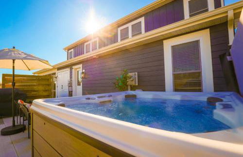 Parking! Hot tub! 10 min walk to beach - Foto 25