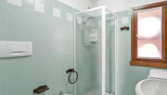 La Terrazza sul Lago - Splendida Vista sul Garda - Foto 2, Shower