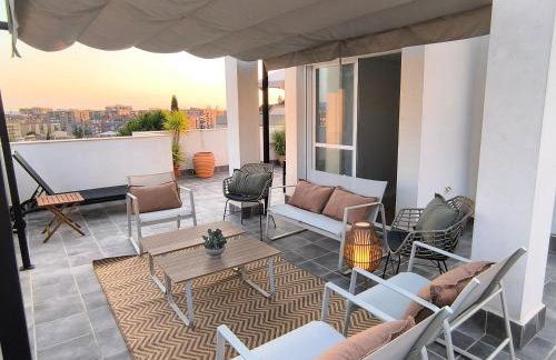 Casa con jardín, aparcamiento - Photo 3