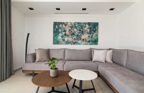 Antonia Villa - Luxurious Serenity with Private Pool, by ZanteWize - Foto 20