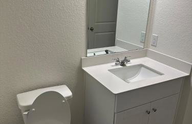Classic 3bedrooms 2Bath - Photo 11