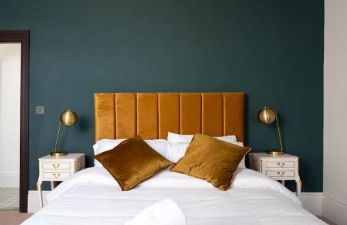 Luxury Penthouse Retreat with Epic Ocean Views & Log Burner - Foto 36