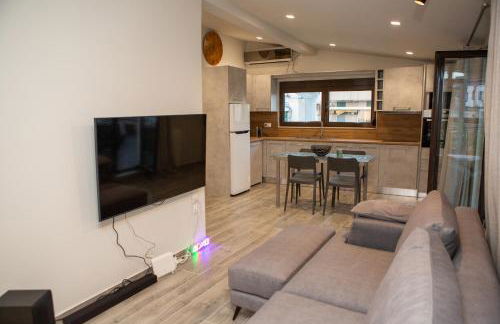 Cozy Penthouse next to Station - Foto 16