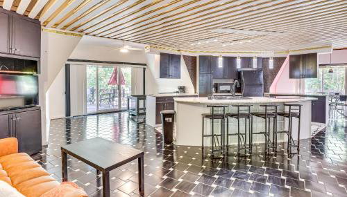 Walk to School House Winery Home with Deck! - Foto 5