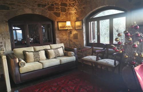 Levantes Mansion - Photo 11