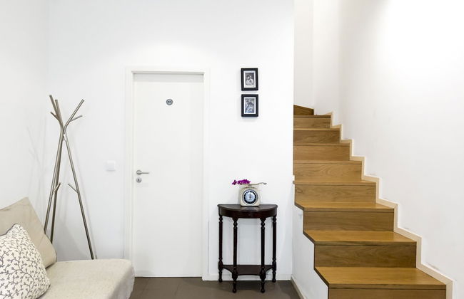 Bright 3BR Flat w/ AC in City Center by LovelyStay - Photo 85