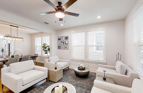 Brand new home with open layout, office, & great location - dog-friendly - Foto 3