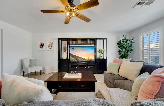 La Pryor Gilbert - Photo 14