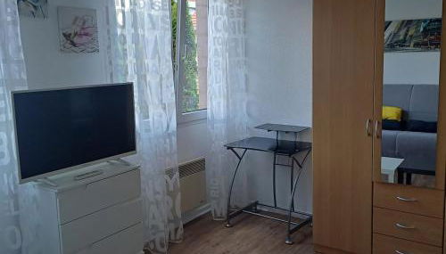 Furnished studio in city center in a quiet neighborhood - Foto 2
