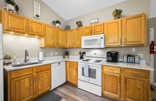 Peaceful Pearl Retreat- 5 Minutes to Downtown, 10 Minutes to Beach - Foto 13