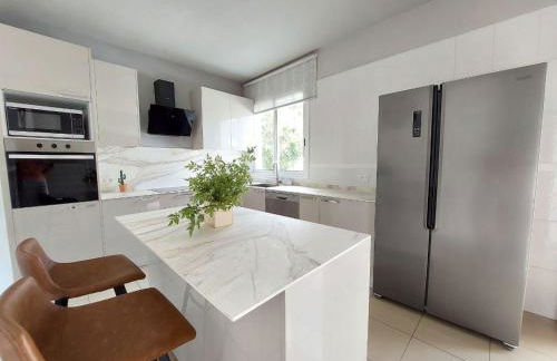 House with a tropical garden - Foto 7