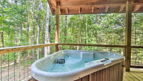 Romantic Asheville Area Cabin with Deck and Hot Tub! - Foto 2