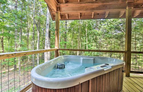 Romantic Asheville Area Cabin with Deck and Hot Tub! - Foto 2