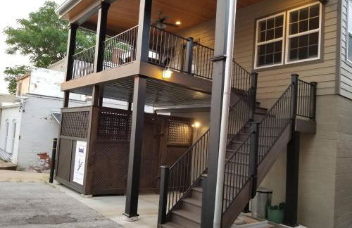 2nd Street -Deck Suite (back entrance) - Foto 1