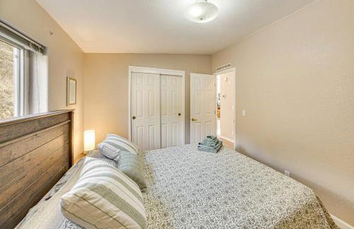 Walk to Marina Harrison Cabin with Lake View! - Foto 17