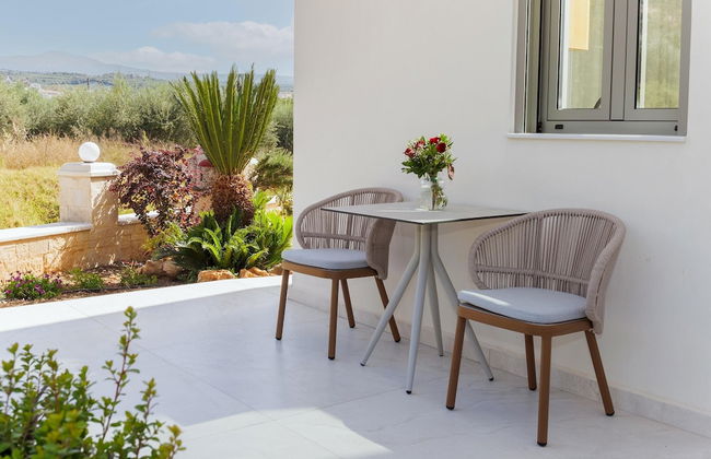 Adore White Natural Retreat by Estia - Photo 12