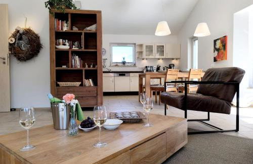 Luxuriöses, familienfreundliches Ferienhaus ,,Amy,, mit Whirlpoolwanne, Kamin und Garten - Foto 48