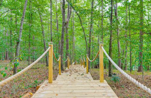 McDonough Escape with Private Hot Tub and Game Room! - Foto 32