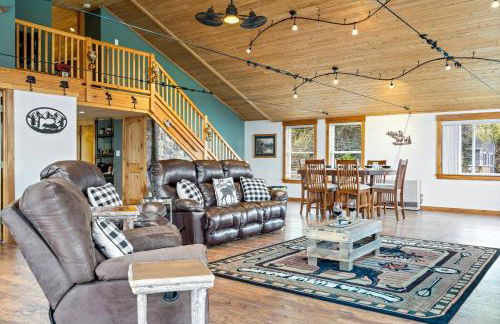 The Chalet - Spacious 7 bedroom near Sugarloaf, on Snowmobile and UTV trails, Hiking, Golf and Flagstaff Lake across the street - Foto 12