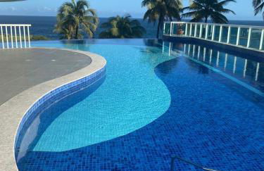 Apartamento amplo e acesso à praia - Foto 1