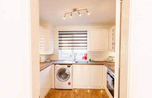 Paisley with Parking & Balcony - Pass the Keys - Foto 21