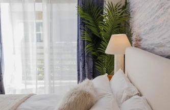 Stylish PB Townhome, Walk to Bay, and Balcony - Foto 33