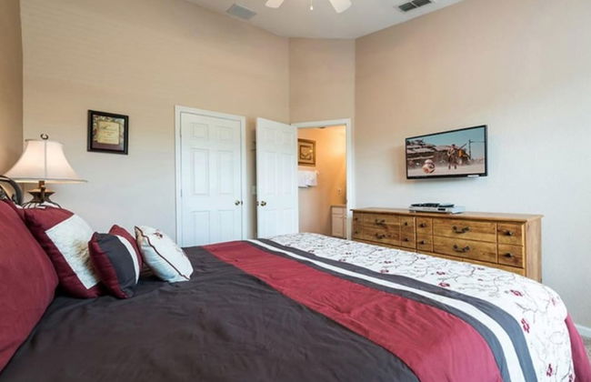 3 BR 2 Miles to Disney Pool Free Wifi and More - Foto 36