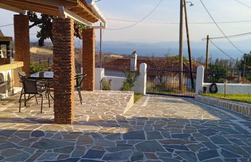 Σπίτι στο βουνό αλλά μια ανάσα από τη θάλασσα - Photo 1