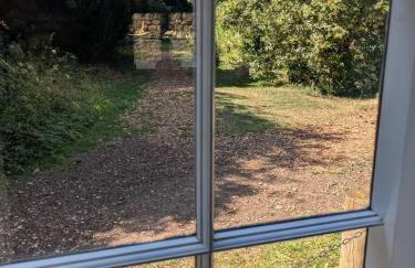 Period Thatched Cottage Towcester - Photo 50