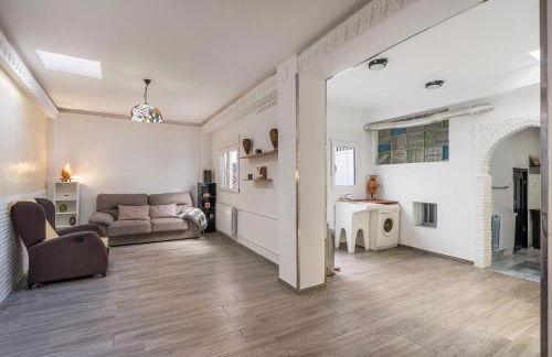 Little Alhambra - Photo 18