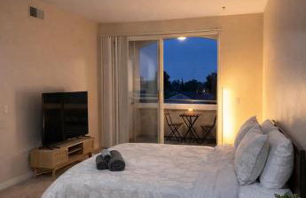 Modern 1 & 2 Bedroom Apartments Near Venice & MDR with Pool Gym & Cinema - Foto 9