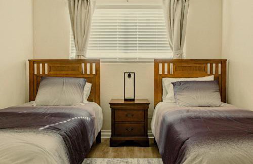 Cozy Family Home - 20 Mins from Disneyland - Foto 13